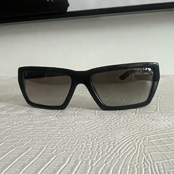 BLACK PRADA SUNGLASSES - Picture 2 of 5